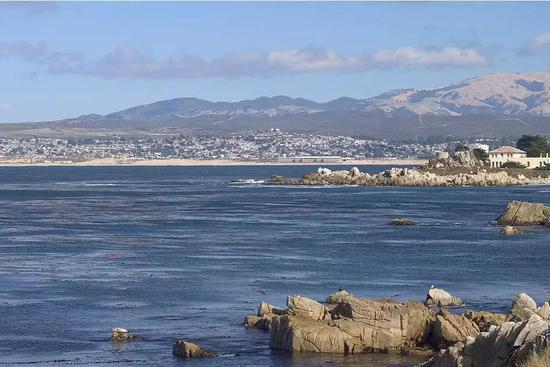 Monterey BayCC BY-SA 3.0 https//commons.wikimedia.org/w/index.phpcurid=971186